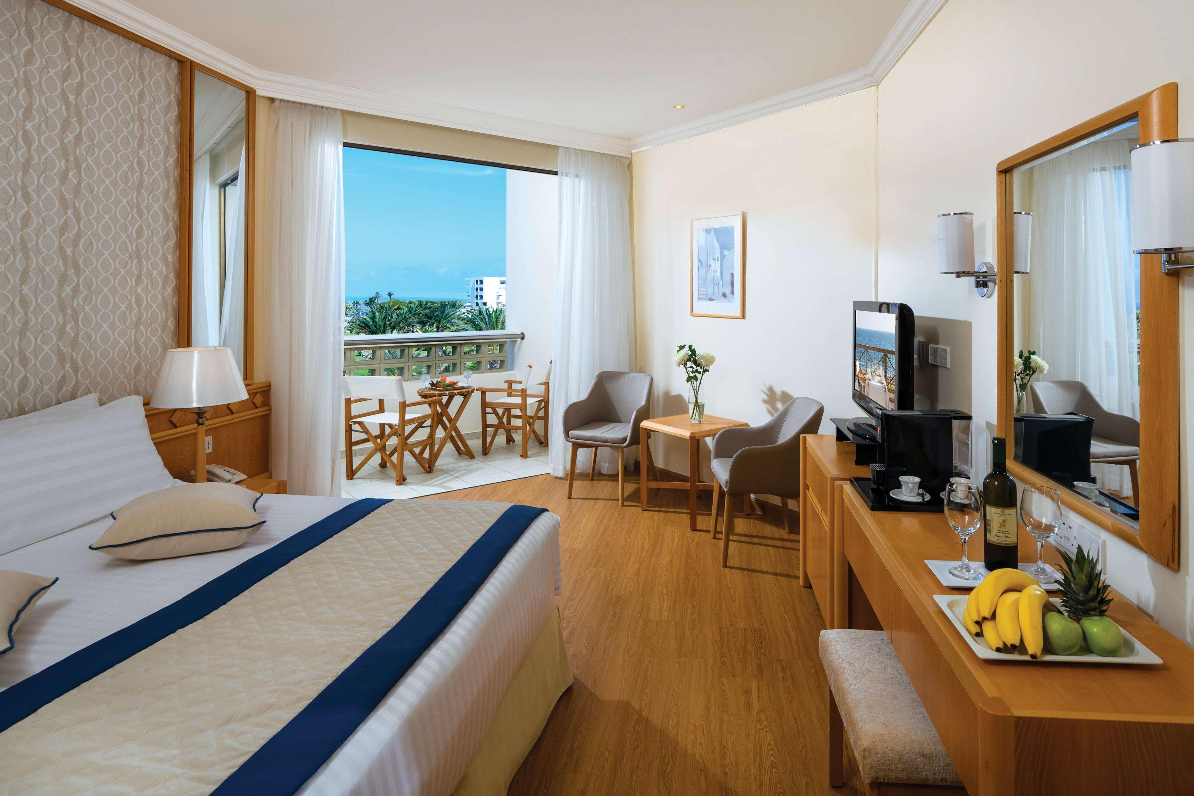 Constantinou Bros Athena Beach Hotel Geroskipou Ngoại thất bức ảnh
